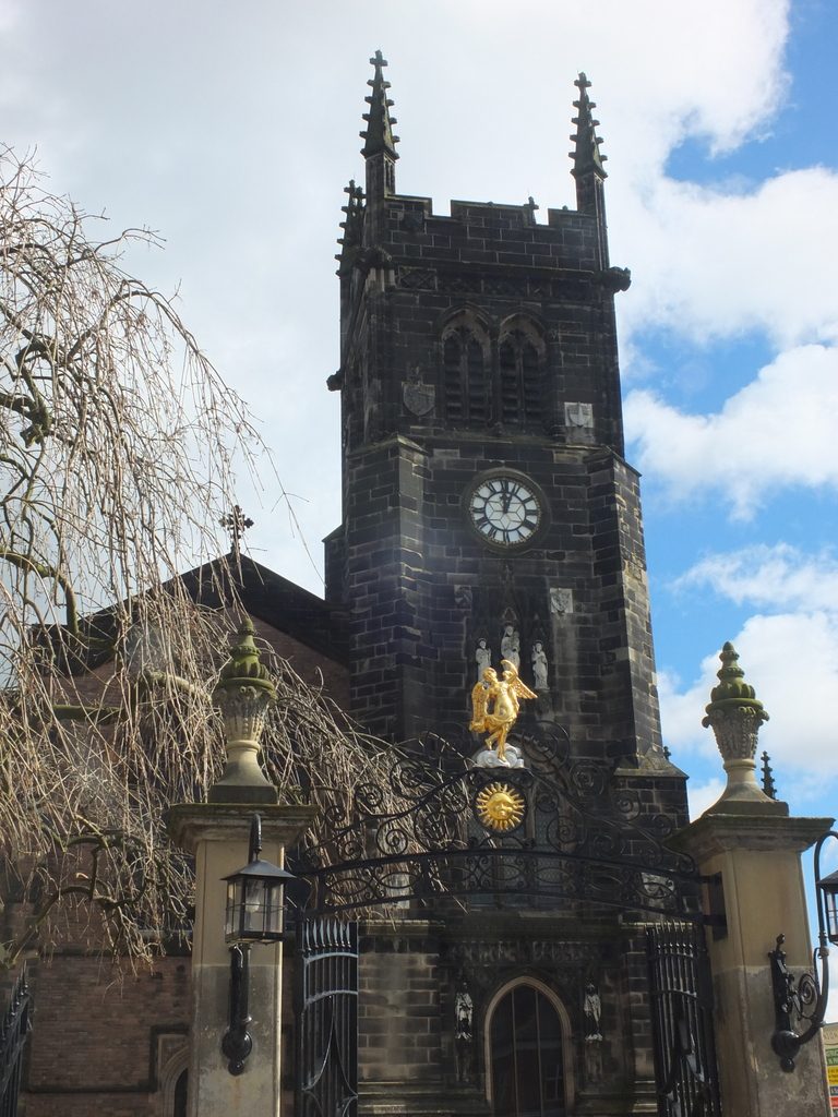 St. Michael's church Macclesfield - DSCF2592.jpg