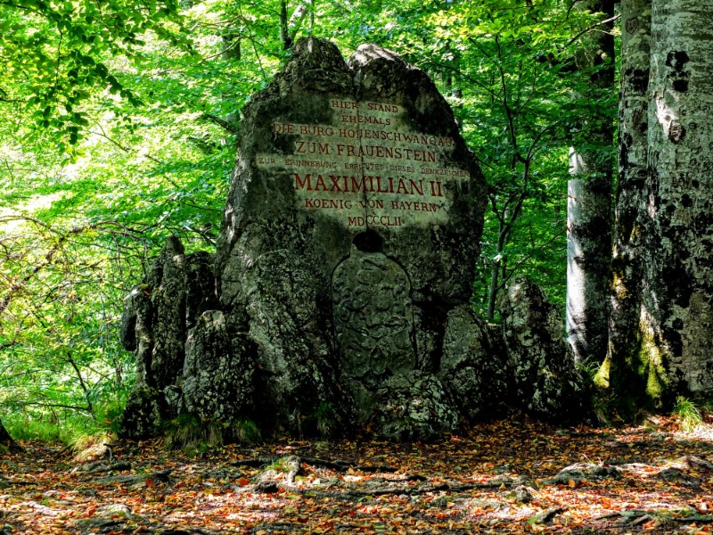monument to Frauenstein and Maximillian II