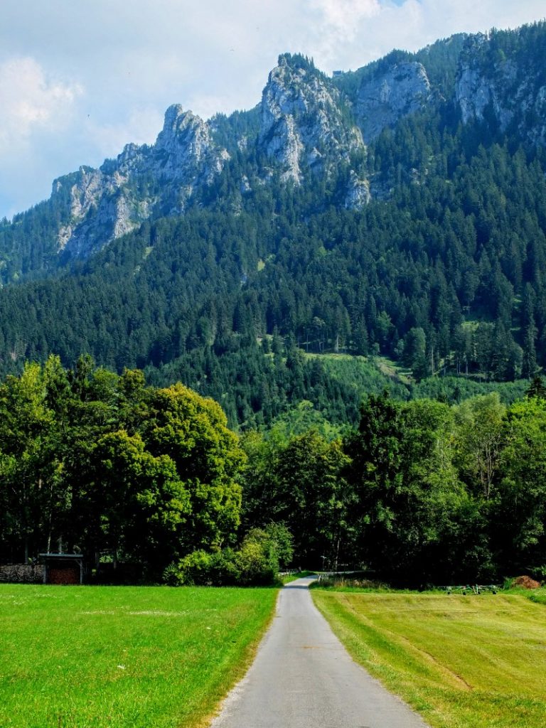 the approach to Tegelberg