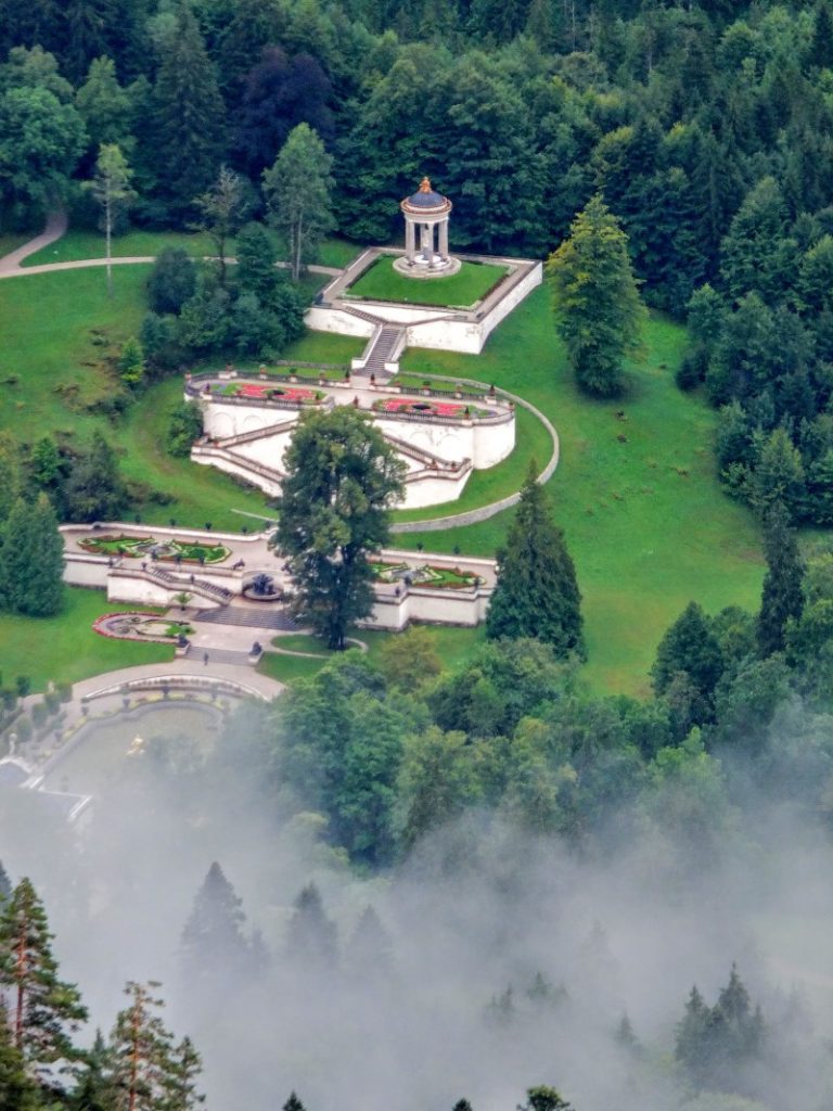 Linderhof below