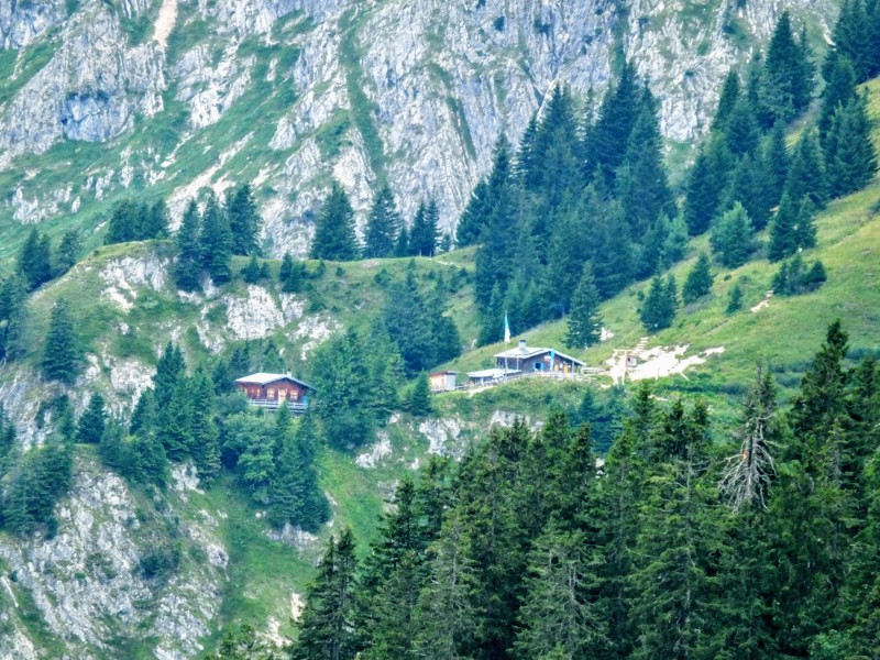 approaching Brunnenkopf Hut