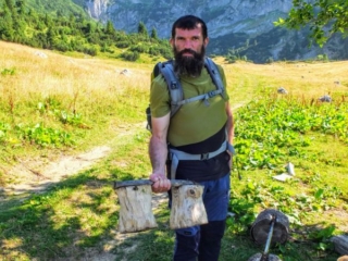 Ensar with a mountain barbell Ensar with a mountain barbell