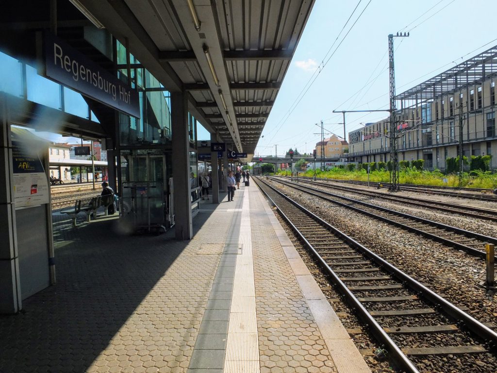 Changing trains for Straubing at Regensburg