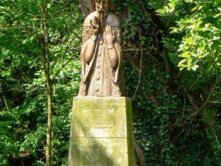 cultural garden statue - image by S. Spivack
