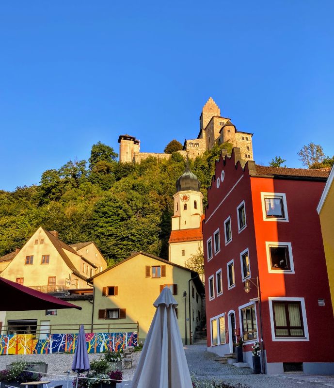 view up to Burg Kipfenberg from town center