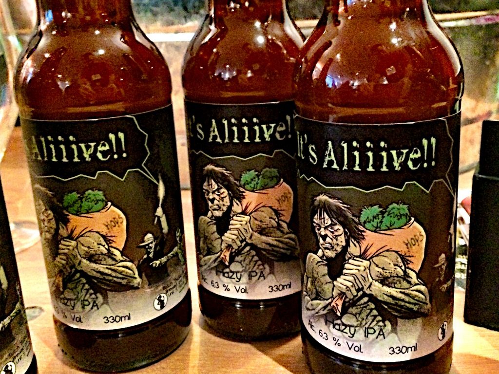 Live beer blogging - It's Alive Hazy IPA