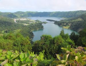 Caldeira Seca and Sete Cidades lakes