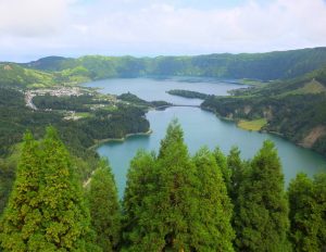 Caldeira Seca and Sete Cidades lakes