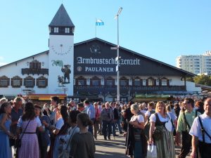 Oktoberfest - DSCF8735.jpg
